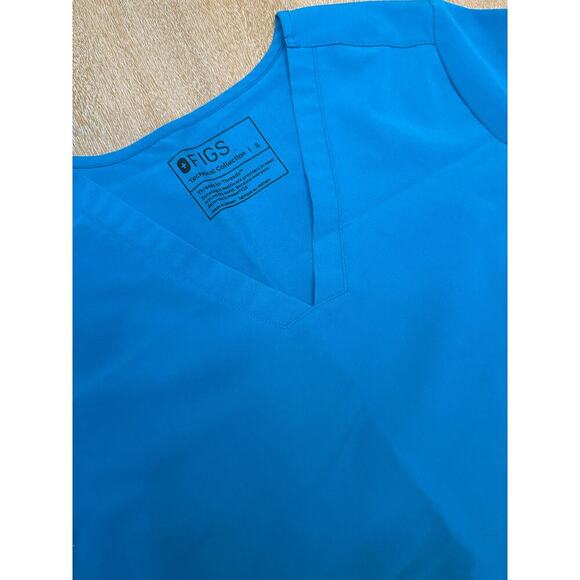 Figs Casma Three-Pocket Scrub Top (TEAL) - Picture 2 of 5